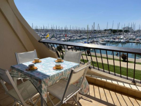 Appartement 2 pièces avec piscine et parking à Port Camargue - FR-1-250-113